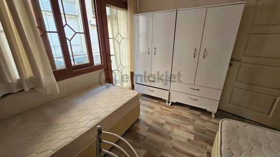 Göçmen Gayrimenkul'den Çarşı Merkezde 1+1 Eşyalı Kiralık 2
