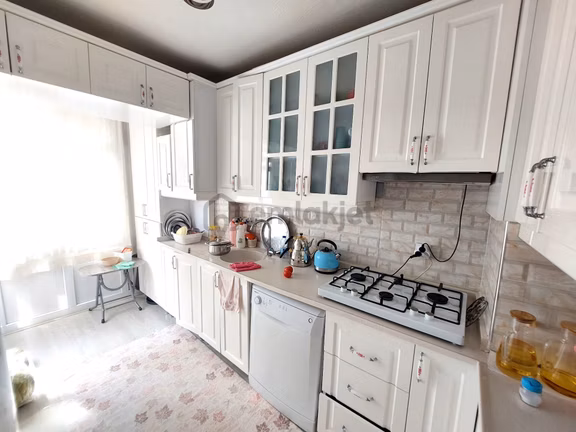 Çatkapıdan Selçuklu Mh Merkezi Lokasyonda Katta Salon Bağımsız 3+1 Daire 1