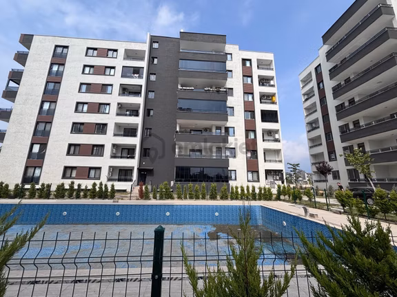 A Gayrimenkul'den Karaağaçta Havuzlu Sitede Manzaralı 3+1 Daire 2
