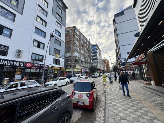 Çarşı Merkezde Kiralık Sıfır Ofis 2