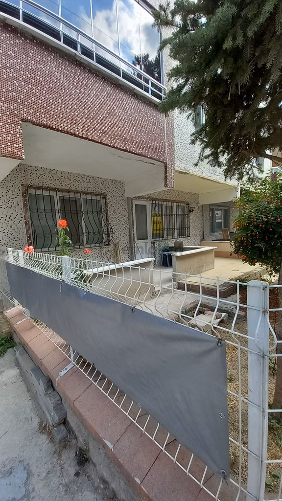 Enes Emlak'tan Yunusemre Mahallesi 2+1 Eşyalı Kiralık Daire 1