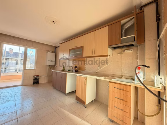 Oğulbey'den Seval Cad & Nevşehir Cad Yakını Asansör Kapalı Otprk 1