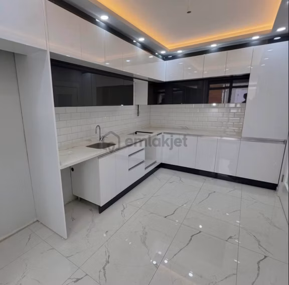 Güngören'de Sahibinden Kiralık 2+1 Daire Sahibi İletişim: 𝟘𝟻𝟻𝟹’ 𝟹𝟻𝟽’ 𝟻𝟿𝟘𝟽 2