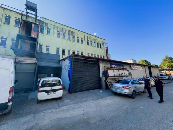 19 Mayıs Sanayi Sitesinde 1000 M² Satılık 3 Katlı Ticari Bina 2