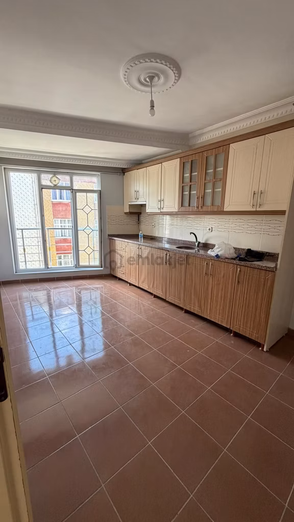 Esentepe Mahallesi'nde Kiralık 3+1 Geniş Daire 2