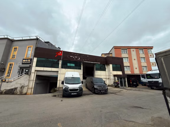 Ferhatpaşa'da 1.500m2 Ruhsatlı 100 Kw Elektrik 4 M.tavan Fabrika 1