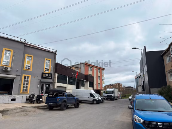 Tem Gişelerine Yakın Yük Asansörlü 1.500m2 Satılık İmalathane 1