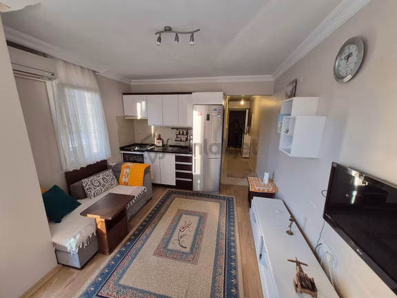 Menderes Çukuraltı'nda 1+1 Geniş Balkonlu Kiralık Daire 2