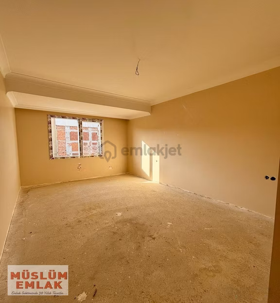 Müslüm Emlak'tan Merkezde E-5 Dibinde Sıfır 3+1 Daire 1