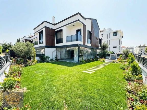 Özderede Denize 200m Büyük Bahçeli Köşe Villa 1