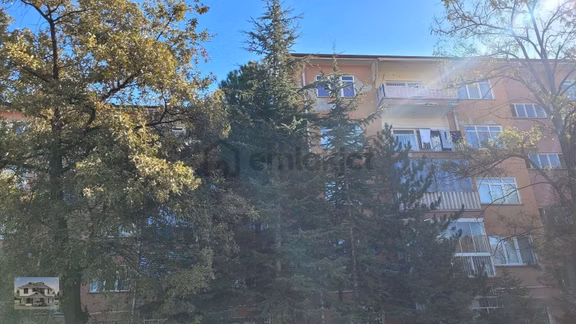 Genç Emlaktan Örnek Mahallesinde Site İçi Meclis Bloklarında Satılık 3+1 Daire 1