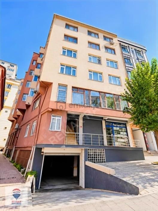 Mecidiyeköy'de Ana Caddede Düz Girişli Kullanışlı Satılık Dükkan 1