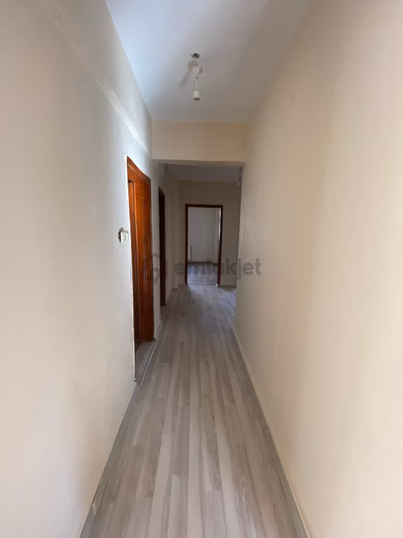 Beyaz Gayrimenkulden Bahçelievler'de Kiralık 3+1 Arakat 2