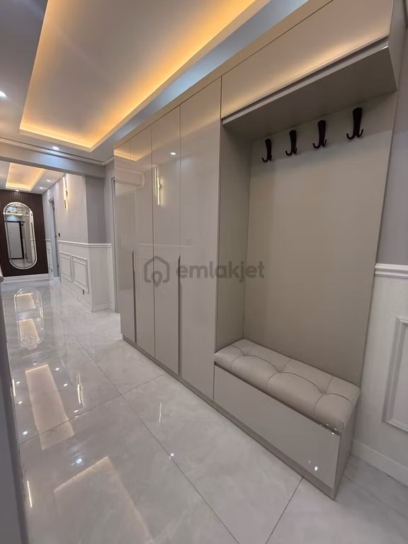 Bostanlı'da Modern Tasarımlı 3+1 Kiralık Daire 2