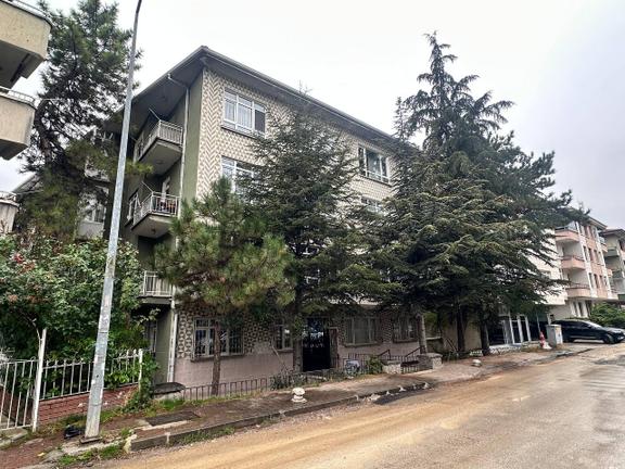 Aydınlıkevler'de 110m2 3+1 Satılık Daire 1
