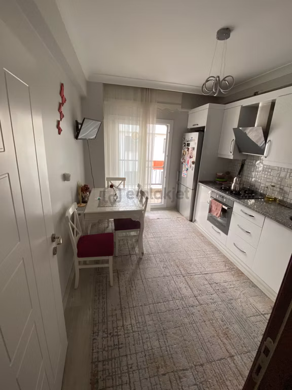 Eymen Emlaktan Yiğitler Mh. Satılık 140 M2 Doğalgazlı Arakat Daire 2