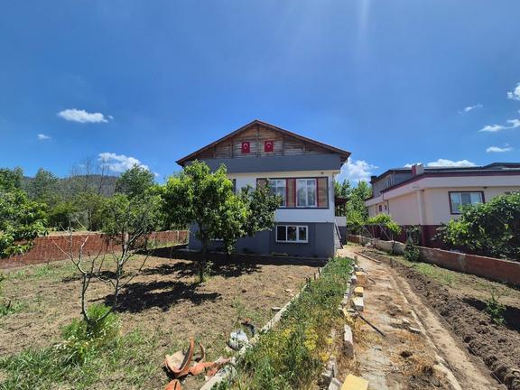 Artı'dan İnönü'de 860m2 Arsa İçerisinde Çay Cepheli Müstakil Ev 2