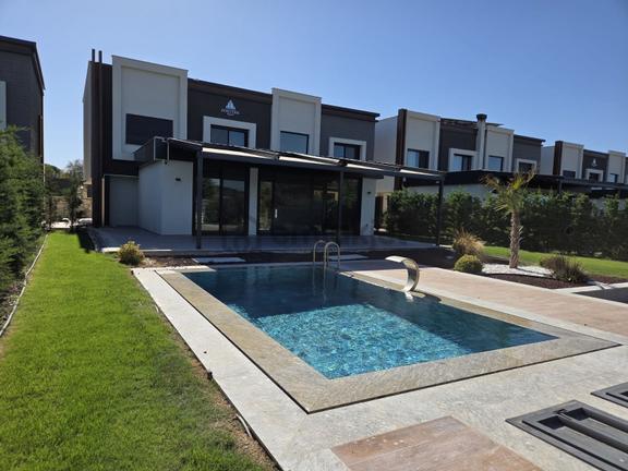 Urla Kuşçularda Ayrıcalıklı Ve Tam Müstakil Villa 2