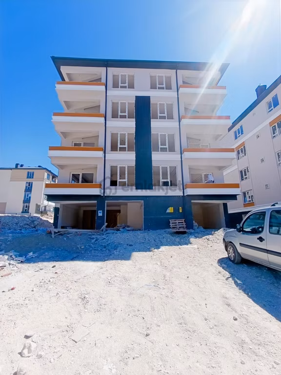 Kökoğlu'ndan Cadde Üzerinde Sıfır Lüks 3+1 Daire 1