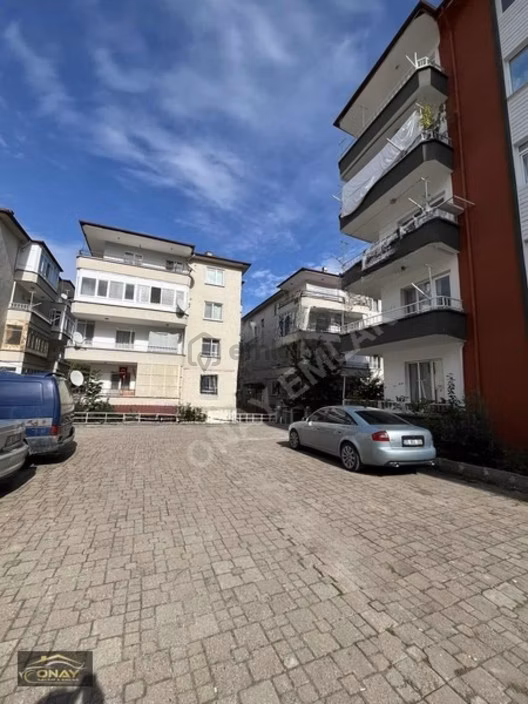 Onay Emlak'tan Ellibeşevler'de 3+1 Satılık Daire 2