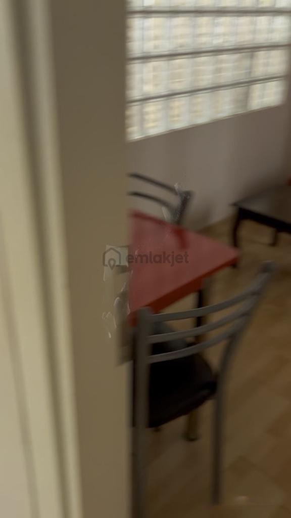 Balçova Agora Karşısı Arakat 2+1 Eşyalı Daire