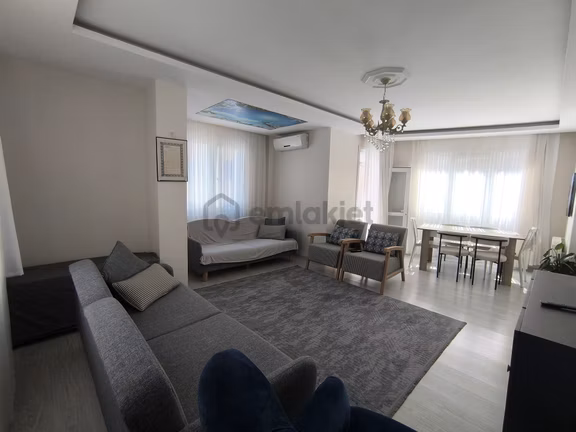 Yenibosna Eviza Konaklarına Yakın 2+1 100m2 İskanlı Krediyeuygun Daire 1