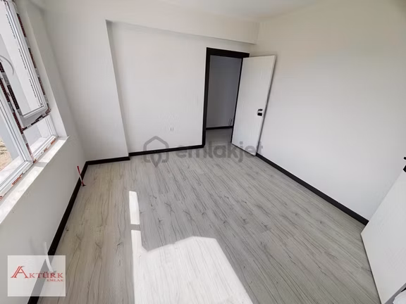 //aktürk Emlak\\ Ana Cadde Üstünde Katta Güney Sıfır 3+1 Daire** 2