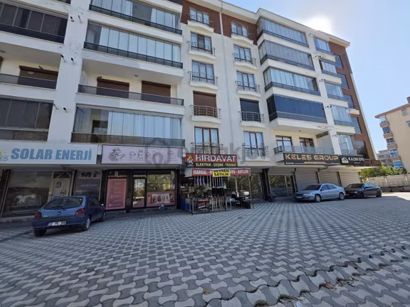 Fetih Caddesi Üzeri 30 M² Kiralık Dükkan 2