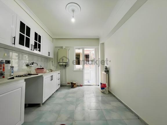 Vadi'den Kafkaslarda Yapılı Okula Bir Sokak Kiralık 3+1 2