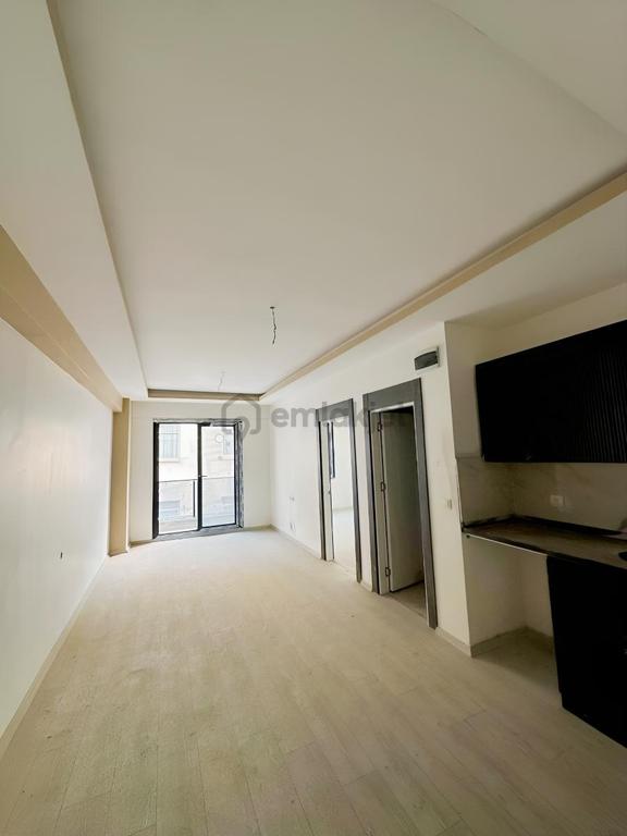 Üçkuyu Gayrimenkul"den Salih Kaya Plazada 1+1 Kiralık Büro 1