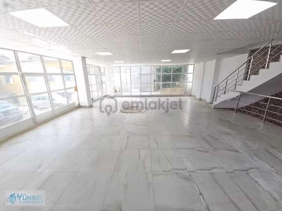 Bayramyeri'nde 3 Katlı Acil Satılık Fırsat İş Yeri - 600m² 2