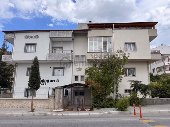 Şanlıbaba Emlak'tan 2000 Evler Mahallesinde Kiralık 2+1 Darie 1