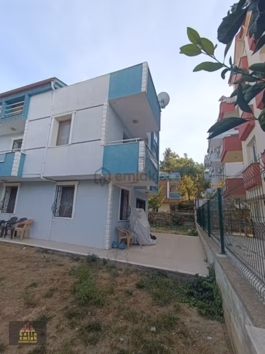 Satılık 5+1 Müstakil Villa Hemen Yanında Villa İmarlı Arsasi Var 2