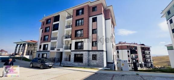Yunakta Sıfır 3+1 Kiralık 1