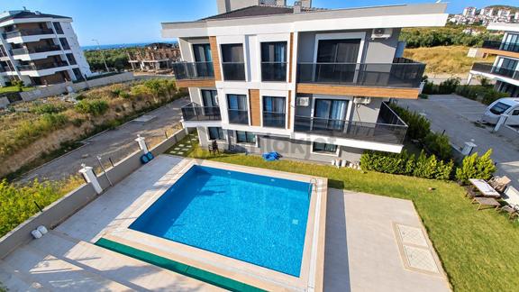 Kuşadası Davutlar Havuz Manzaralı 2+1 Kiralık Daire 1
