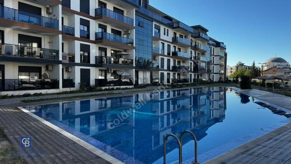 Seferihisar Luwi Rezidans'ta Bahçeli, Geniş 3+1 Kiralık Daire 1