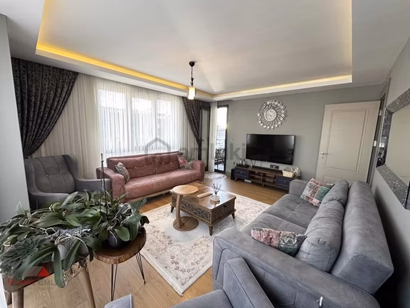 Murat Emlak'tan Satılık 2+1 Asansör+çift Otoparklı+lüks Daire 2