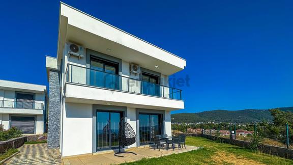 Akbük’te Deniz Manzaralı, Havuzlu Sitede Tam Müstakil 3+1 Villa! � 1