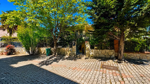 Üsküdar Çengelköy Ata-2 Sitesinde 350 M2 Tripleks Villa 2