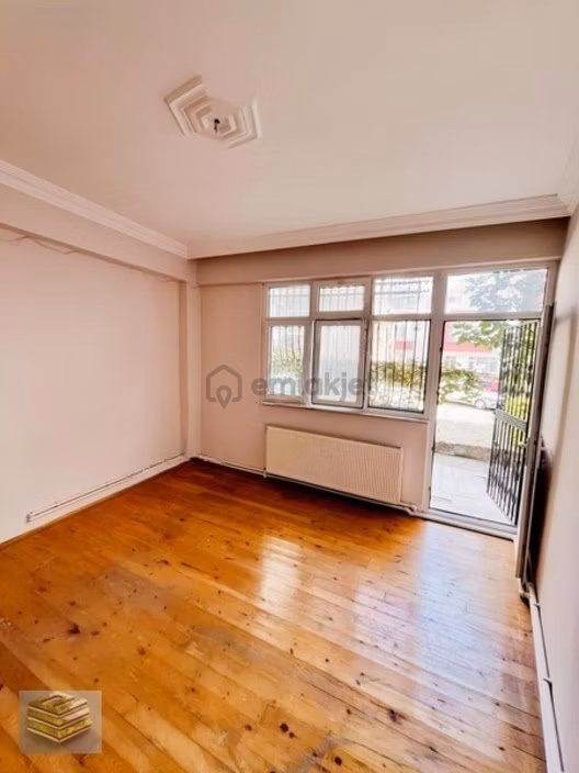 Ekipten Kadıköy Mahallesinde 2+1 Bahçeli Daire 2