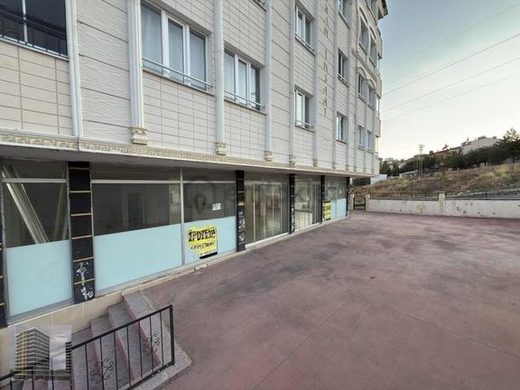 Öz Urhanlar Emlak'tan 589 M² Kiralık 2 Katlı Dükkan 2
