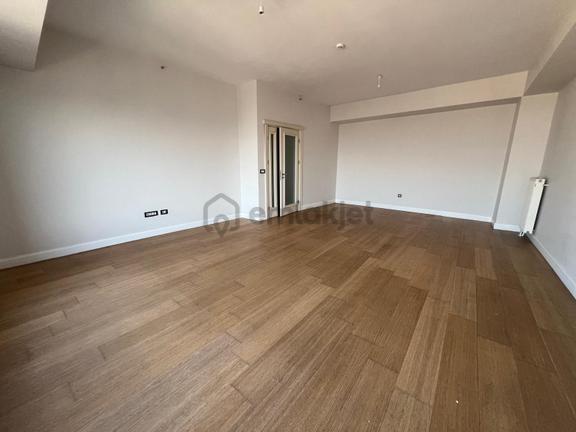 Kiptaş Venezia Mega'da Kiralık En Büyük 3+1 Boş 3 Banyolu Oturuma Hazır Myhteşem Daire 2
