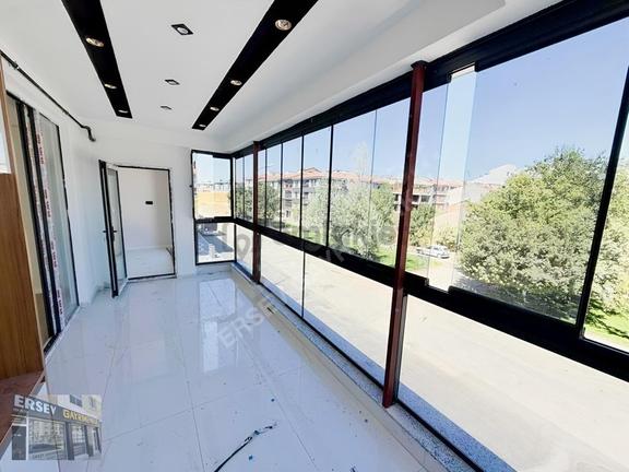 Ersev Gayrimenkulden 2+1 Site İçi Özelgarajlı 2