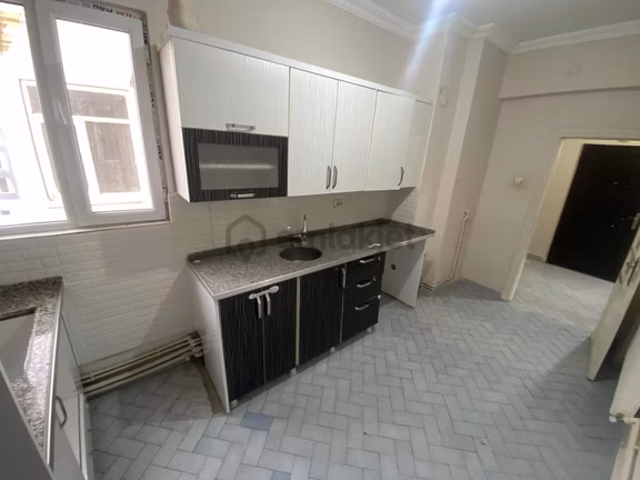 Özhan'dan Küçük Mustafapaşa Mahallesin'de 3+1 Kiralık Daire 2