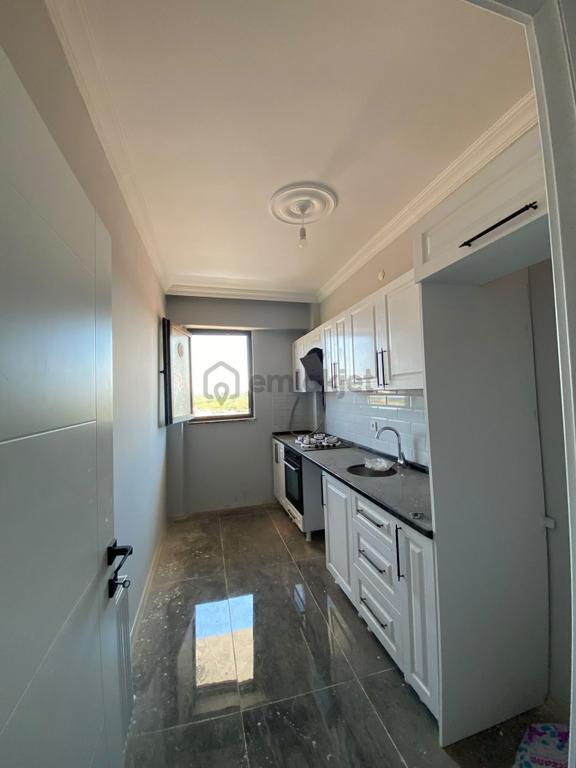 Yeni Mahalle Azur Sitesi’nde 2+1 Ara Kat | Havuzlu & Kombili Kiralık Daire 2