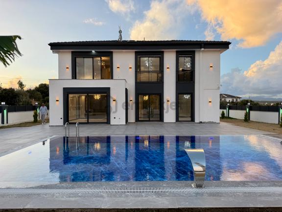 Didim’de Satılık 725 M2 Ultra Lüks 4+1 Uygun Fiyatlı Villa 1