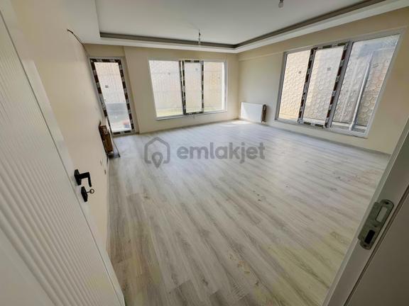 Nisan'dan Kızılcıklı Kiralık 3+1 Merkezî Konumda Site İçi Daire 2
