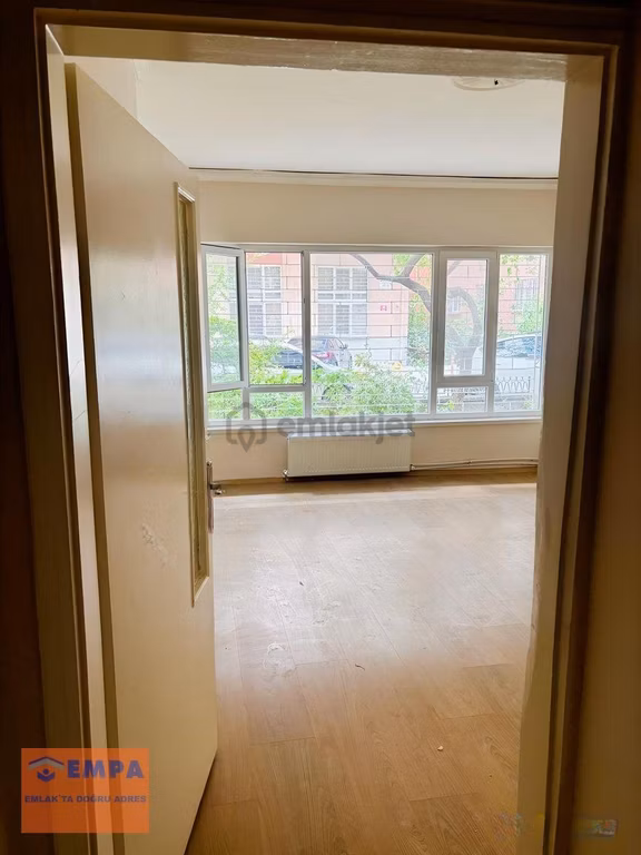 Fidanlık Mahallesi'nde Merkezi Konumda Kiralık 2+1 Daire 2