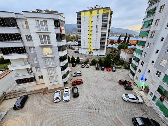 Derebahçe Masrafsız Satılık 3+1 Daire 1