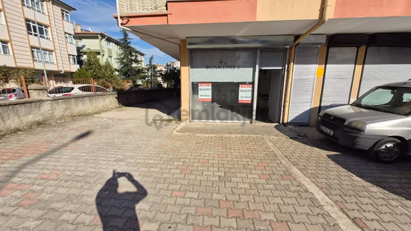 Saimekadında 30 Metre Kepenkli Kiralık Dükkan 2